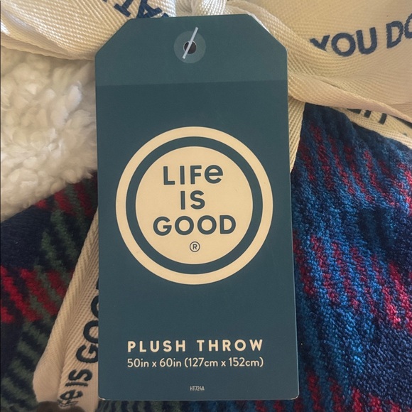 Life is Good Snowflake Plaid Plush Throw Blanket- 50”x60” - Picture 4 of 5